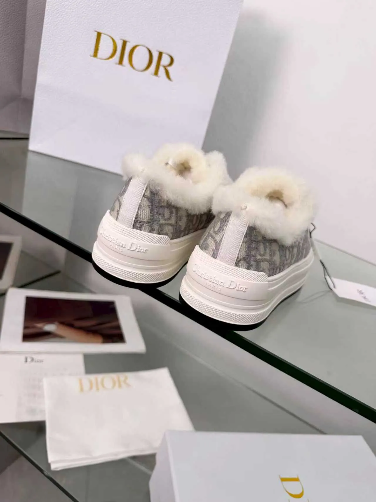 Men's men's shoes pP540! 𝐃𝐈𝐎𝐑 𝐖𝐚𝐥𝐤'𝐧 Dior Presbyopia Embroidery Wool Thick Sole Canvas Shoes Casual Sneakers (Half Flop) These Walk'n'Dior thick sole sneakers are a fashionable piece that elevates the collection. Oblique printed cotton embroidered upper with comfortable platform sole, tongue and Christian Dior Paris signature laces. Bottom thickness 4.5CM Size: Women's 35-41